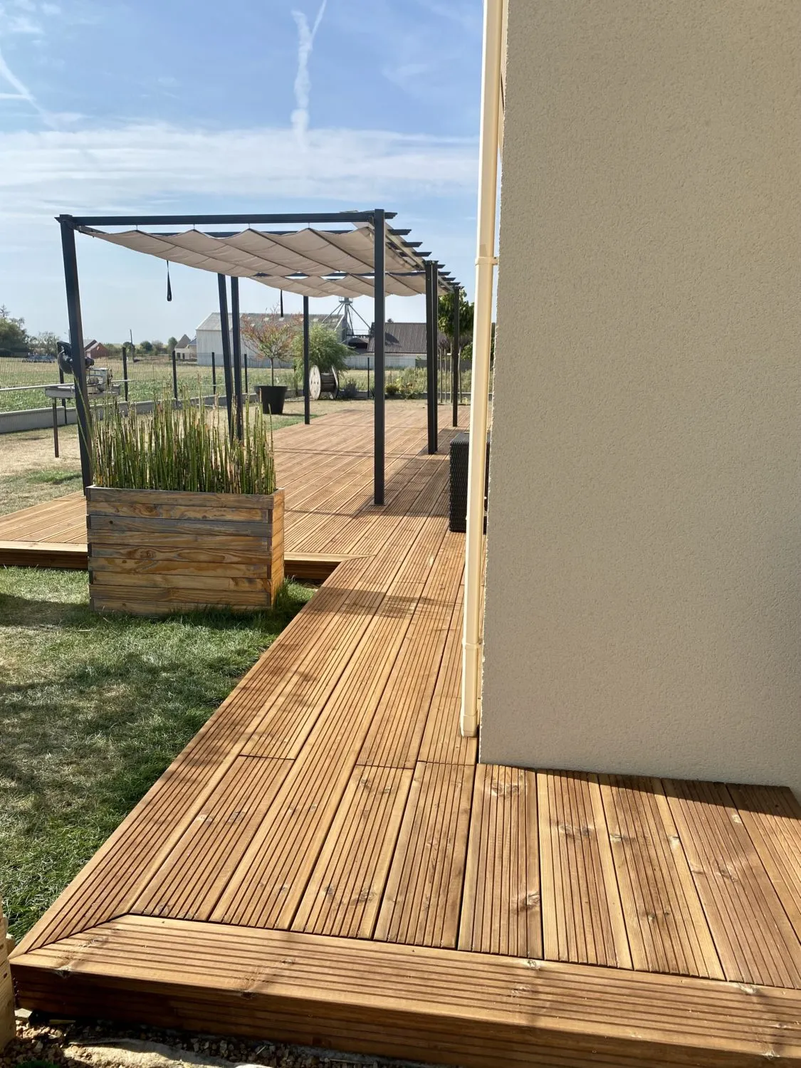 Lames de terrasse bois : choisir, poser et entretenir pour durer